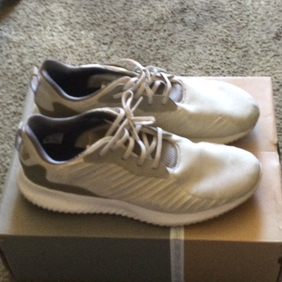 Adidas Alpha Bounce - Picture 3 of 5